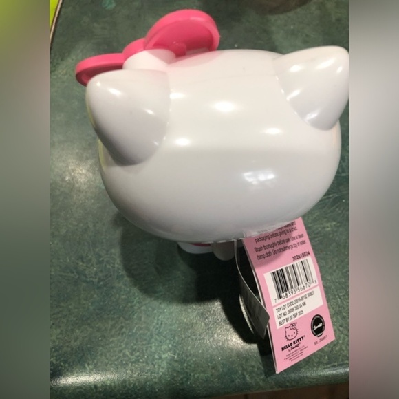 Hello Kitty adorable candy dispenser with candy pieces new - Picture 8 of 11